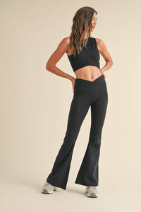 Seamless Crop Tank: Black / L