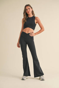 Seamless Crop Tank: Black / M